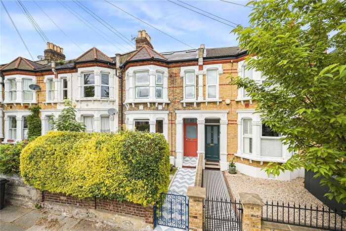 2 Bedroom Flat For Sale In Dalrymple Road, London, SE4