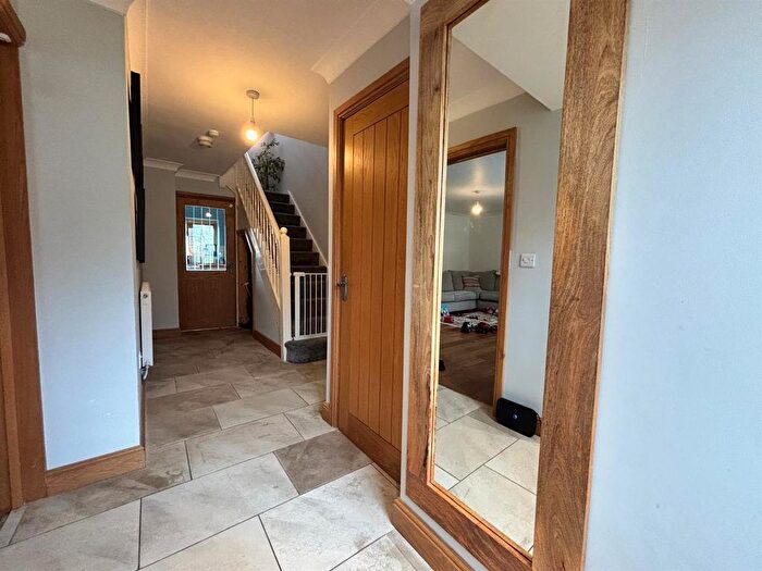 3 Bedroom Detached House For Sale In Heol Y Nant, Llannon, Llanelli, SA14