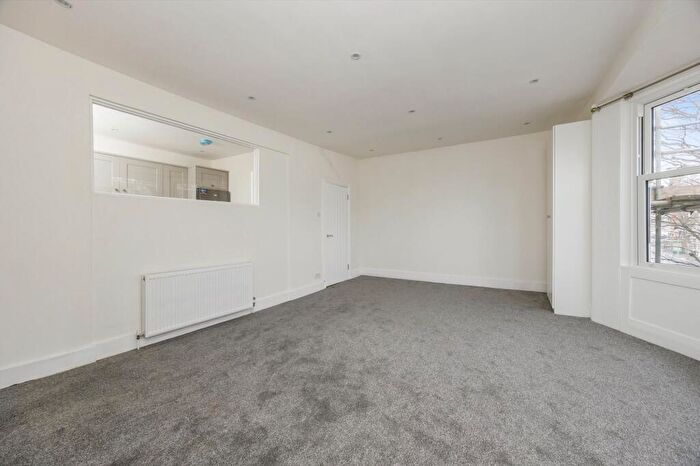 3 Bedroom Maisonette To Rent In Goldstone Villas, Hove, BN3