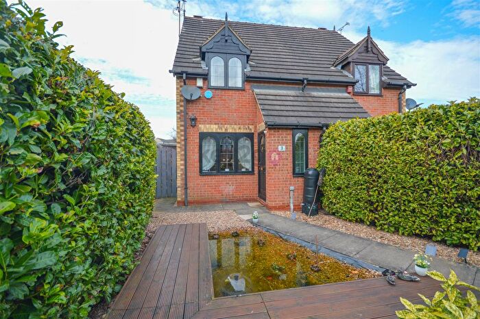 2 Bedroom Semi-Detached House For Sale In Spring Close, Renishaw, Sheffield, S21