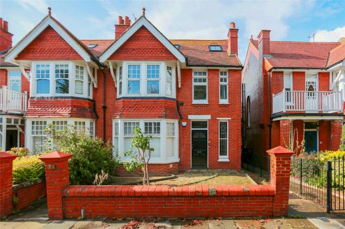 1 Bedroom Apartment To Rent In Pembroke Crescent, Hove, East Sussex, BN3