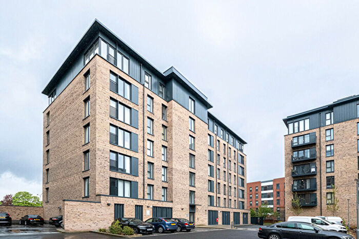 2 Bedroom Flat For Sale In Washington Apartments, Lexington Gardens, Birmingham, B15