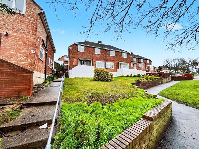 3 Bedroom Semi Detached House For Sale In Vale Drive, Chatham, Kent, ME5