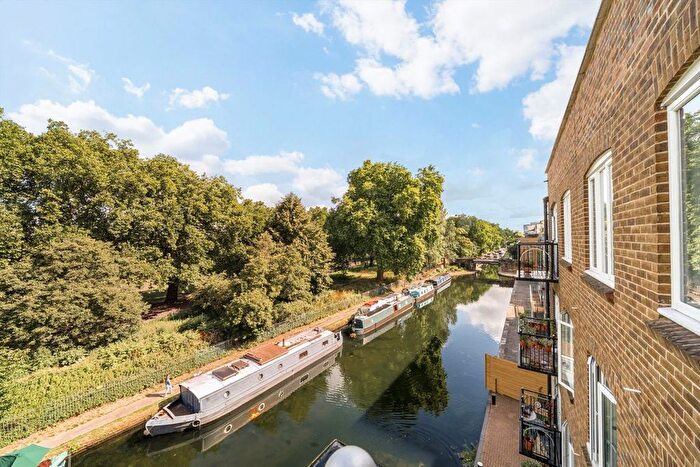 2 Bedroom Flat To Rent In Old Ford Road, Empire Wharf, E3