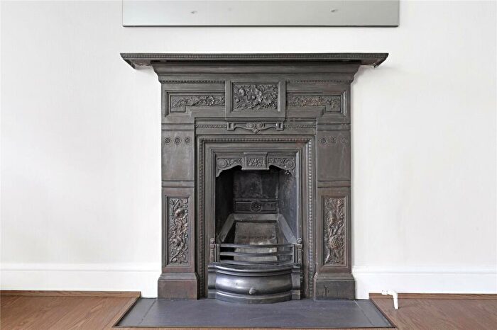 2 Bedroom Flat For Sale In Myddelton Square, Islington, EC1R