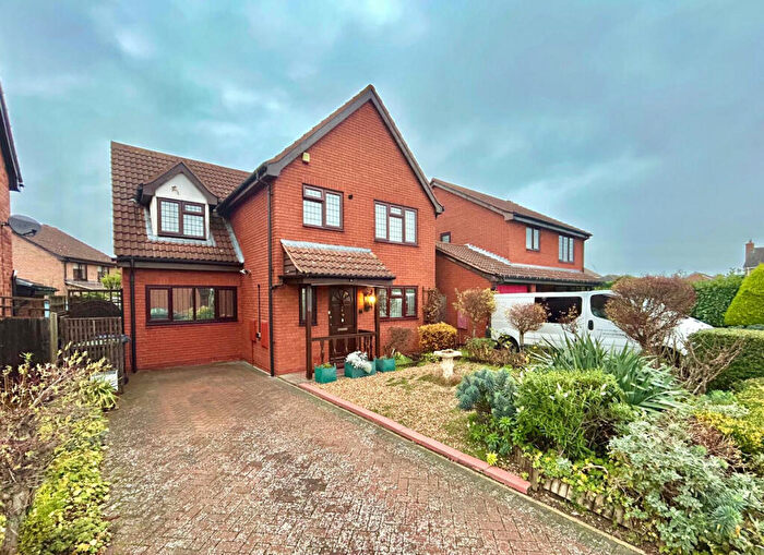 4 Bedroom Detached House For Sale In Burwell Road, St. Neots, PE19