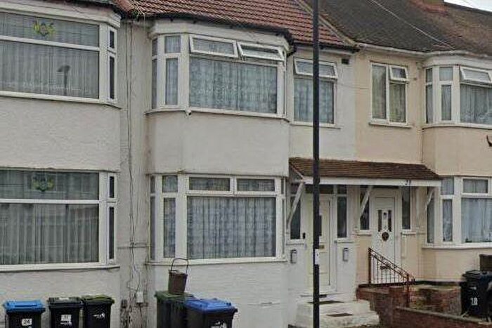 3 Bedroom Terraced House For Sale In Nursery Close, Enfield, Middlesex, EN3