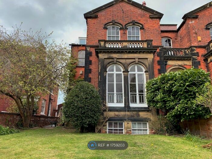 5 Bedroom Semi-Detached House To Rent In Potternewton Lane, Leeds, LS7