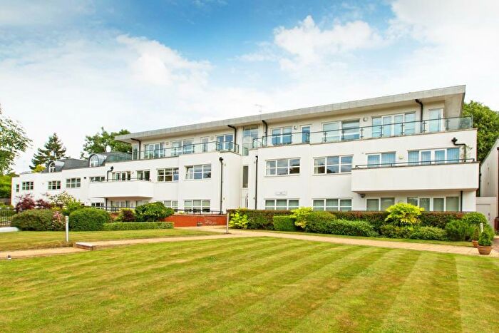 2 Bedroom Flat To Rent In Broughton Avenue, Finchley Central, London, N3