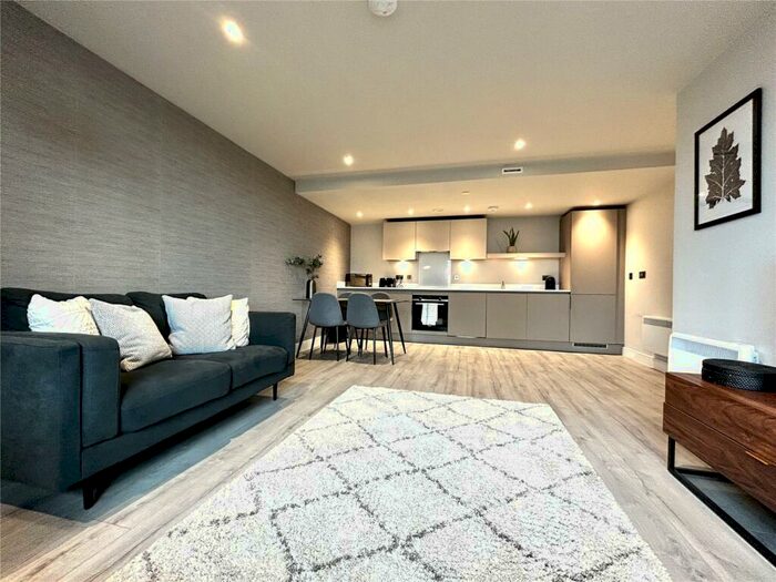 2 Bedroom Apartment To Rent In St Martins Place, Broad Street, Birmingham, West Midlands, B15