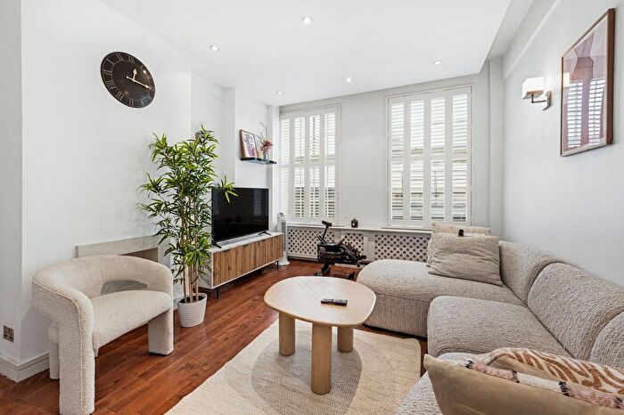 2 Bedroom Flat To Rent In St. Georges Court, Brompton Road, SW3