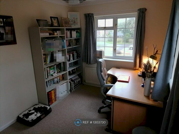 3 Bedroom Semi-Detached House To Rent In Hordle, Hordle SO41