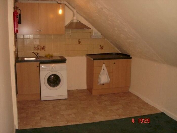 1 Bedroom Flat To Rent In Frimley High Street, Frimley, Camberley, GU16