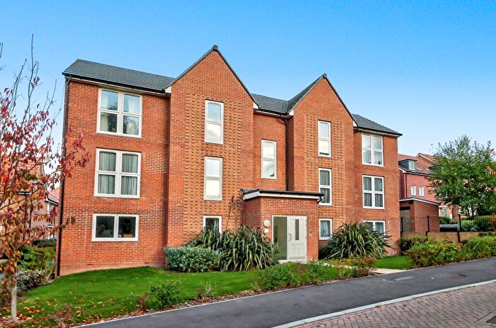 2 Bedroom Apartment For Sale In Condor Way, Basingstoke, RG24