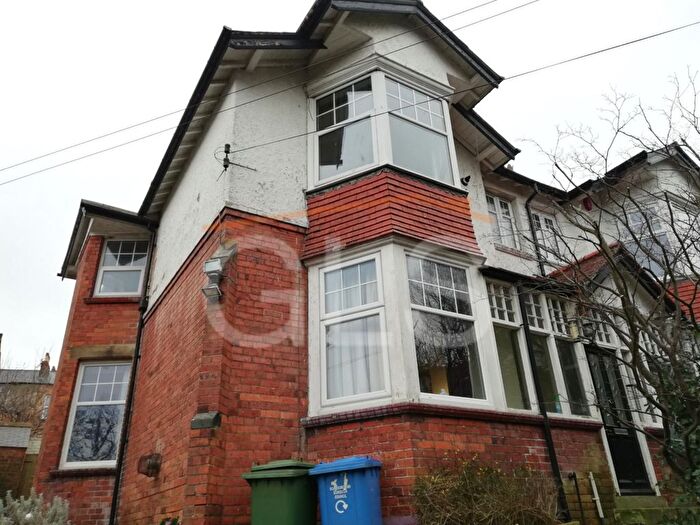 2 Bedroom Flat To Rent In Royal Avenue, Scarborough, North Yorkshire, YO11
