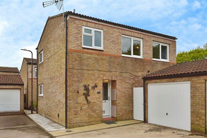 4 Bedroom Detached House For Sale In Broomfield, Stacey Bushes, Milton Keynes, MK12