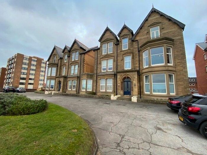 1 Bedroom Flat To Rent In Sefton Court, - North Promenade, Lytham St. Annes, Lancashire, FY8