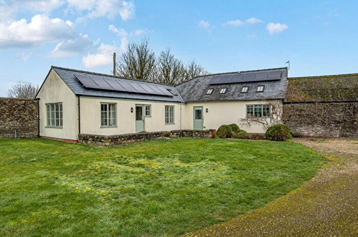 3 Bedroom Detached Bungalow For Sale In Overtown, Wroughton, Wiltshire, SN4