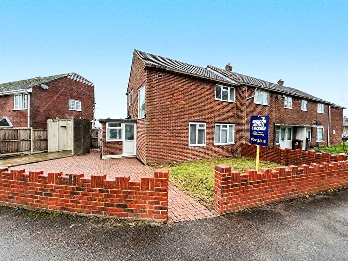 2 Bedroom End Terrace House For Sale In Myrtle Crescent, Walderslade, Kent, ME5