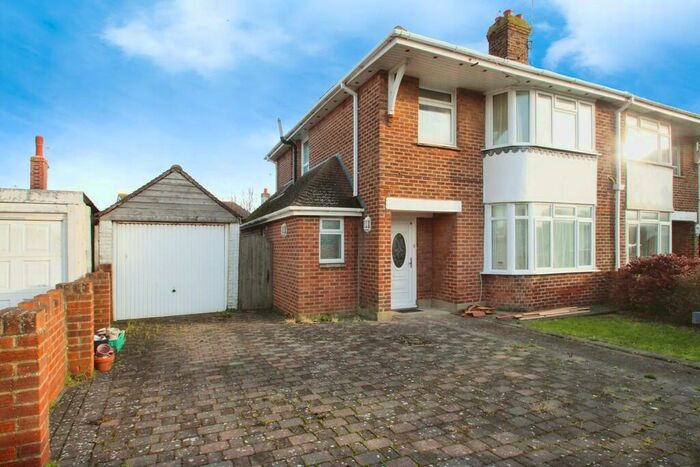 3 Bedroom Semi-Detached House To Rent In Cecil Road, Lancing, BN15