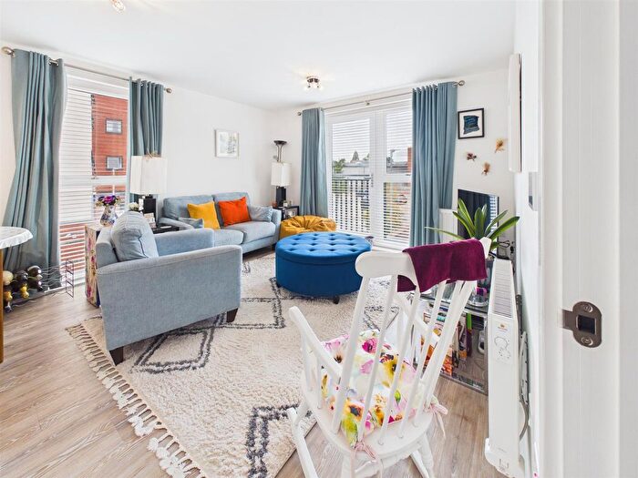 2 Bedroom Flat For Sale In Foundry Lane, Chippenham, SN15