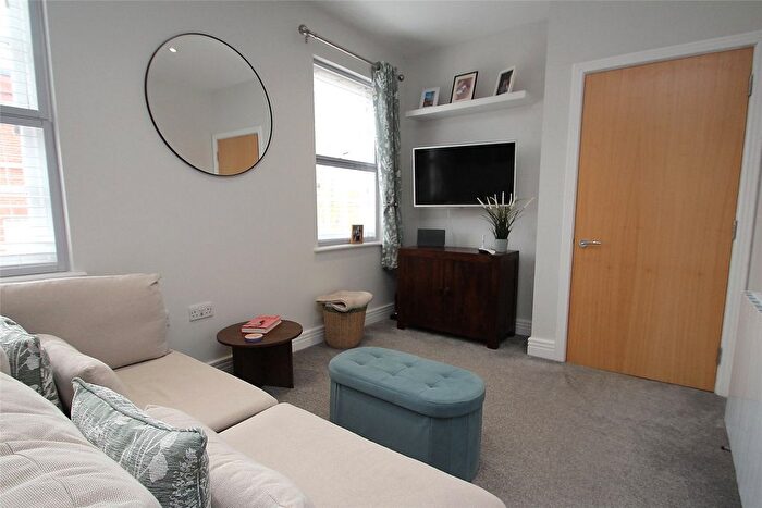 1 Bedroom Flat For Sale In North Square, Knowle, Fareham, Hampshire, PO17