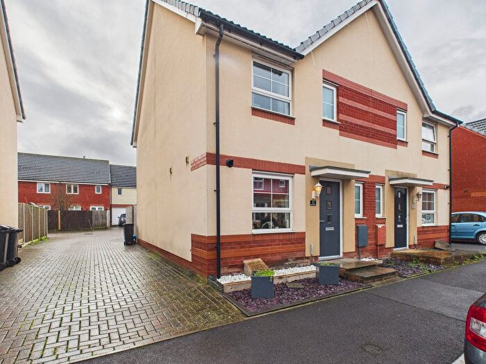 3 Bedroom Semi Detached House For Sale In Royal Drive, Bridgwater, TA6