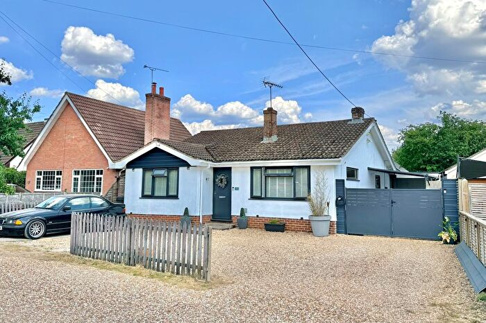 3 Bedroom Detached Bungalow For Sale In Moneyfly Road, Verwood, BH31