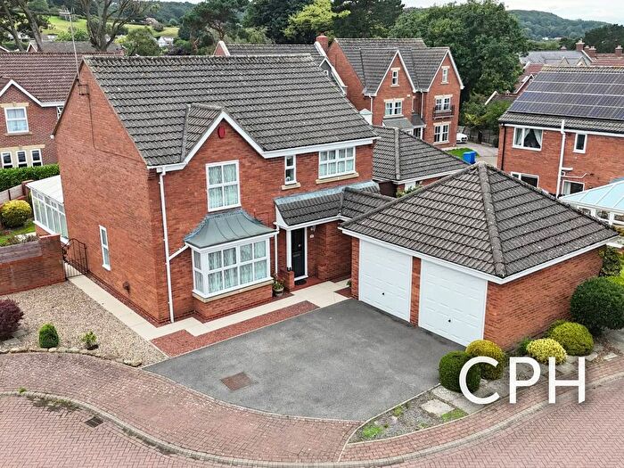 4 Bedroom Detached House For Sale In Fenby Gardens, Scarborough, YO12