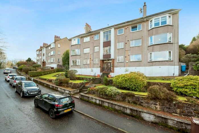 2 Bedroom Flat To Rent In Hill Crescent, Clarkston, Glasgow, G76