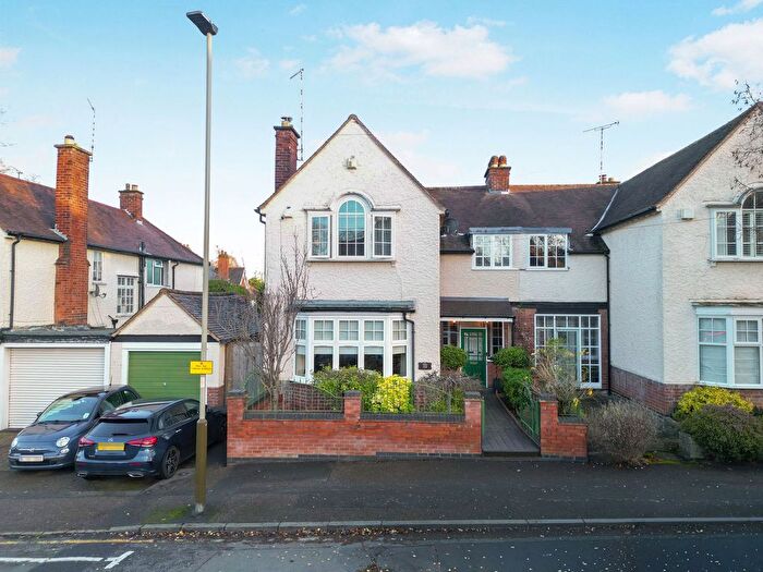 4 Bedroom Semi Detached House For Sale In Guilford Road, Stoneygate, LE2