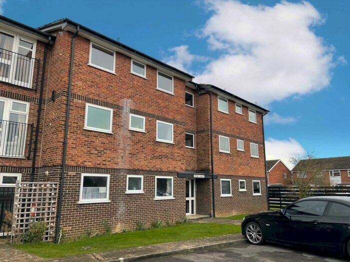 1 Bedroom Flat To Rent In Borough Avenue, Wallingford, OX10