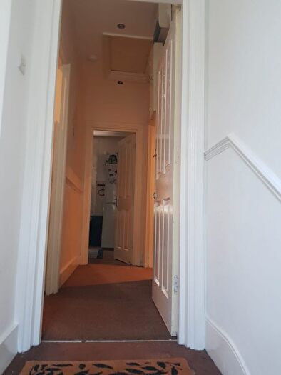 1 Bedroom Flat To Rent In Montrell Road, Brixton, SW2
