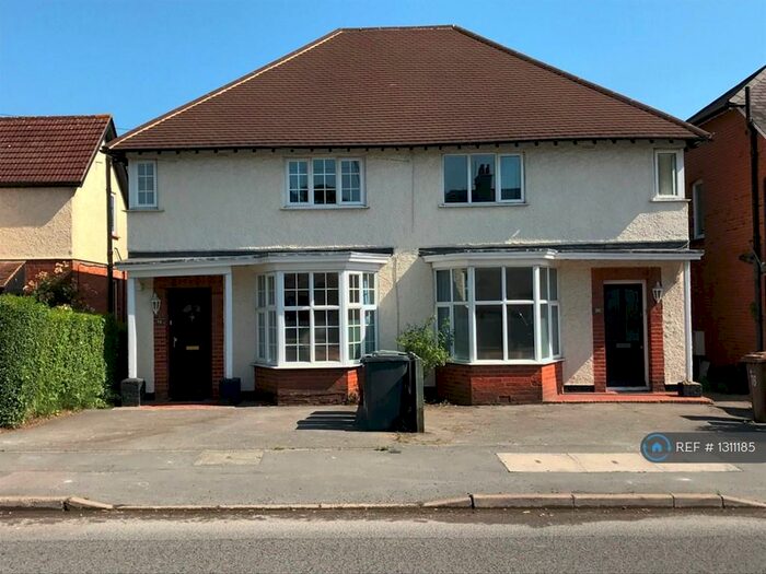 4 Bedroom Semi-Detached House To Rent In Aldershot Road, Guildford, GU2