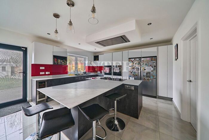 6 Bedroom Semi-Detached House For Sale In Pinner Park Avenue, Harrow, HA2