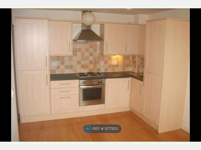 2 Bedroom Flat To Rent In Fearnley Mill, Huddersfield HD5