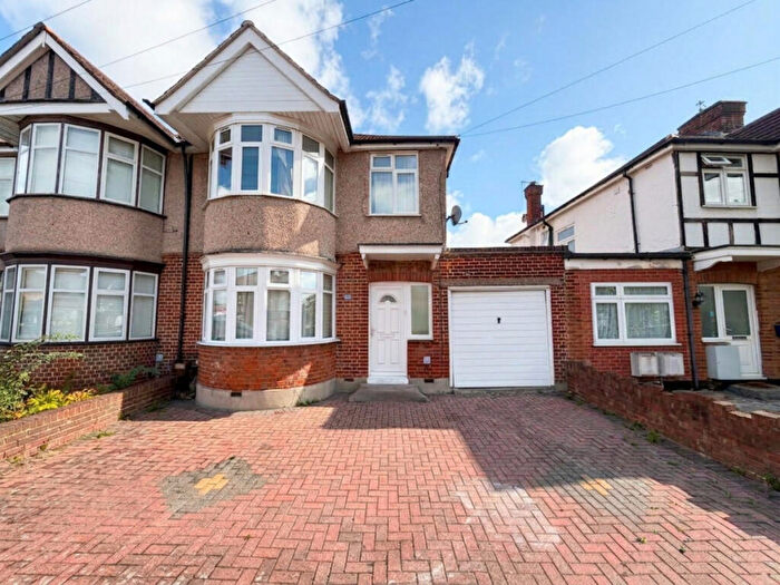 3 Bedroom Semi-Detached House For Sale In Kenton Lane, Harrow, HA3
