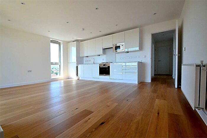 1 Bedroom Flat To Rent In - Bromley Road, London, SE6