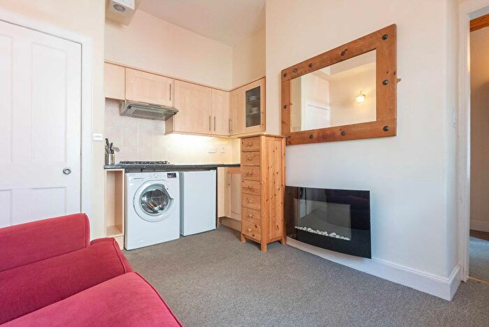 1 Bedroom Flat To Rent In Moncrieff Terrace, Newington, Edinburgh, EH9