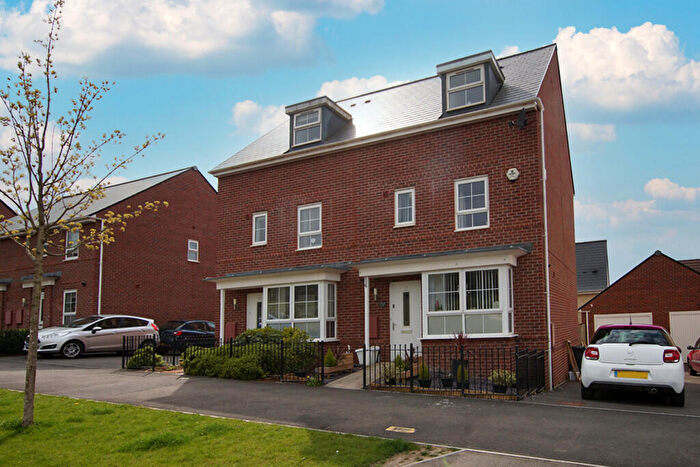 5 Bedroom Semi-Detached House For Sale In Clayhill Drive, Brimsham Park, Yate, BS37