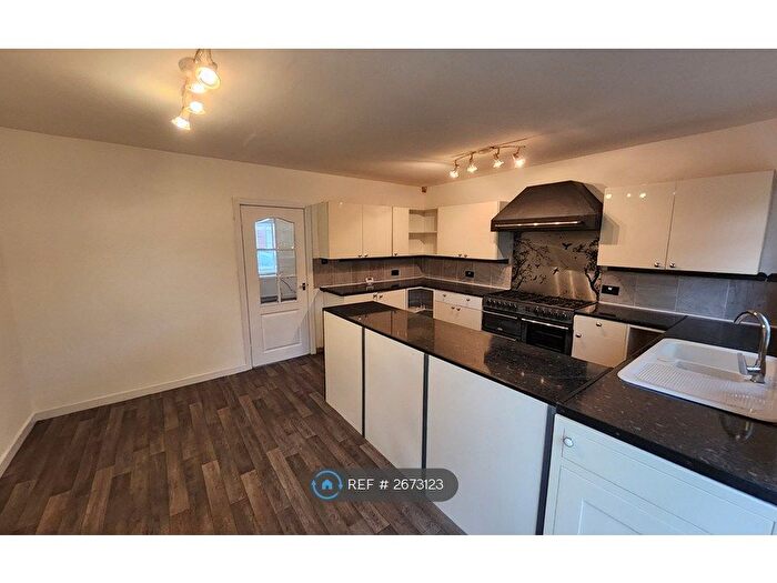 3 Bedroom Terraced House To Rent In Gaskell Street, Manchester, M40