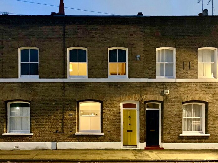 3 Bedroom Terraced House For Sale In Quilter Street, London, E2