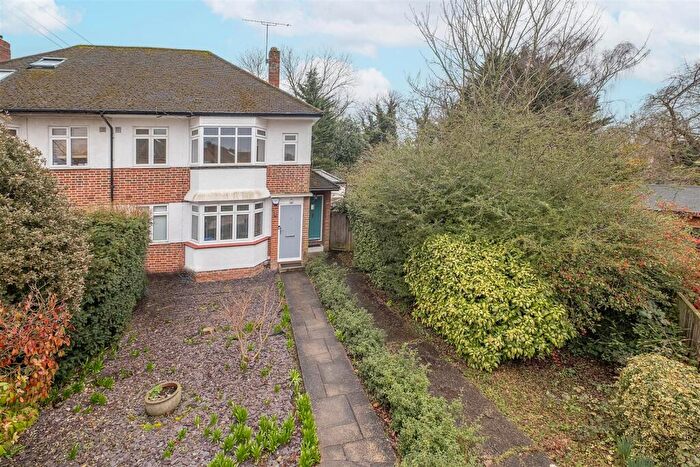 2 Bedroom Maisonette For Sale In Warwick Road, Thames Ditton, KT7