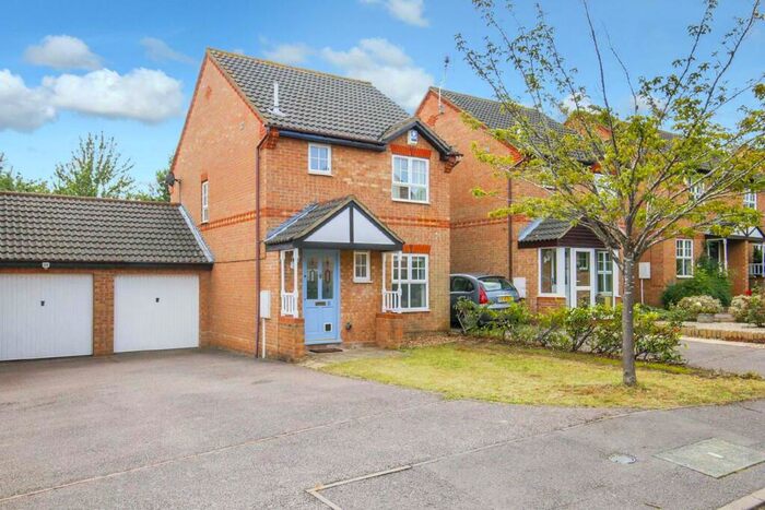 3 Bedroom Detached House To Rent In Ravenscar Court, Emerson Valley, MK4