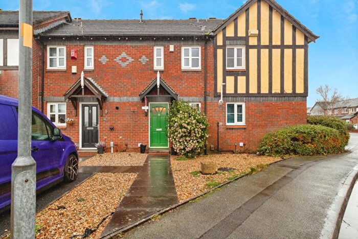 1 Bedroom Mews For Sale In Southfield Close, Dukinfield, Greater Manchester, SK16