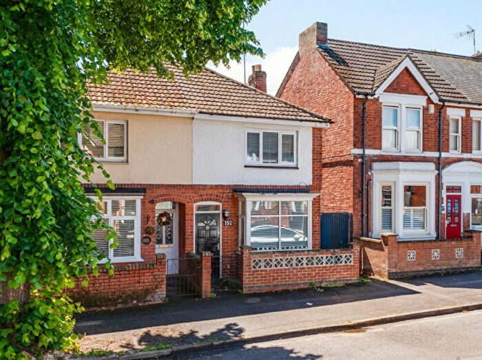 3 Bedroom Semi-Detached House For Sale In Kingsley Avenue, Kettering, NN16