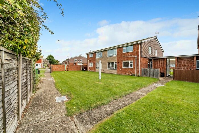 2 Bedroom Flat To Rent In Elbridge Crescent, Rose Green, Bognor Regis, PO21