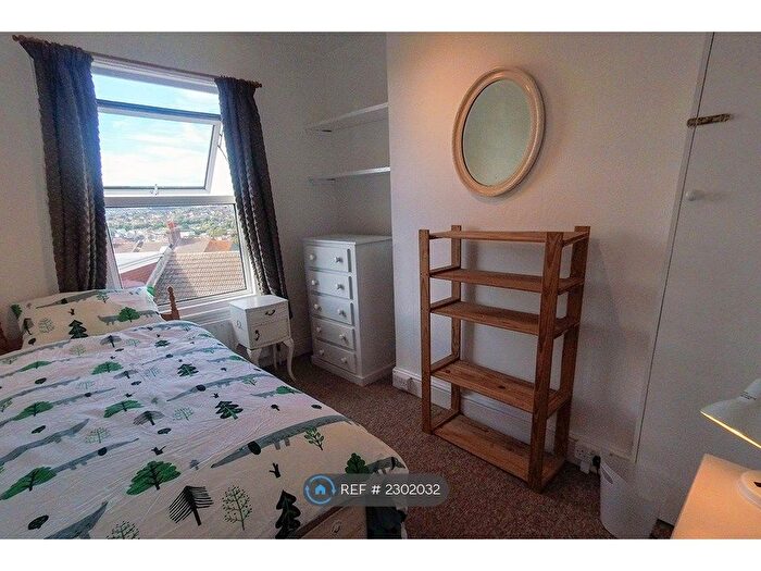 4 Bedroom End Of Terrace House To Rent In Queens Park Road, Brighton, BN2