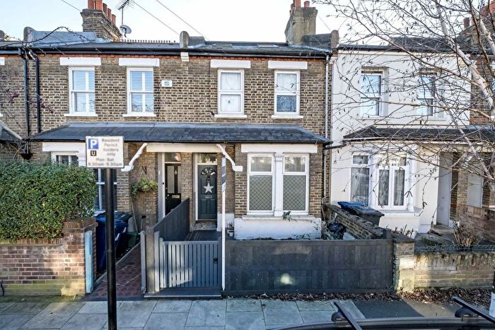 2 Bedroom Flat To Rent In Felix Road, London, W13