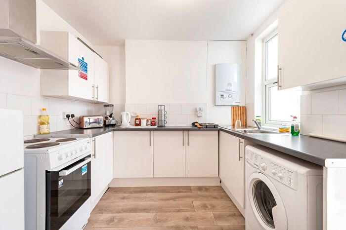 5 Bedroom Terraced House To Rent In Ambleside Road, Willesden, London, NW10
